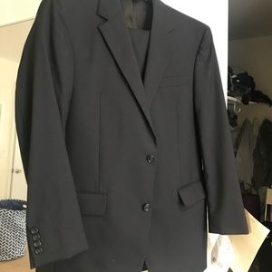 Brand New Jos A Banks 100% Wool Navy Suit